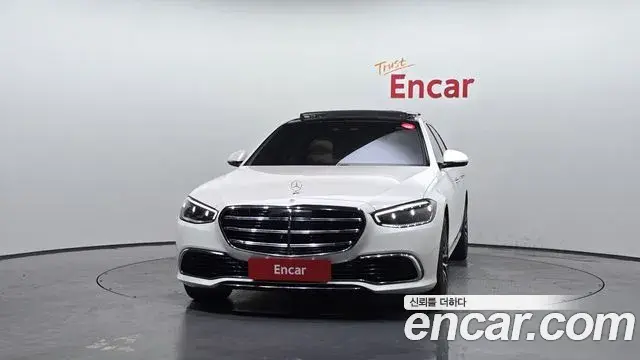 Mercedes-Benz S-Class 2022 — Photo 18/20