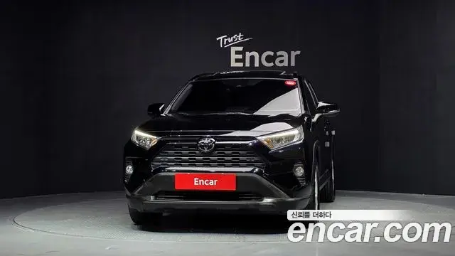 Toyota RAV4 2019 — Photo 2/20