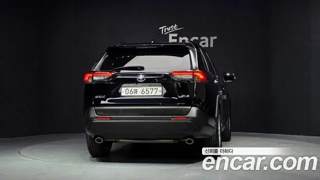 Toyota RAV4 2019 — Photo 3/20