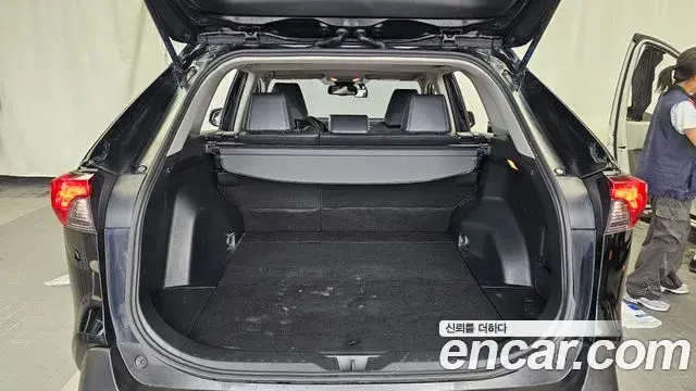 Toyota RAV4 2019 — Photo 20/20