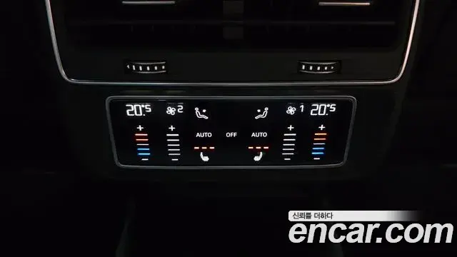 Audi Q7 2022 — Фото 19/20