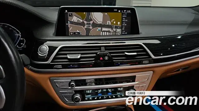 BMW 7 Series 2021 — Фото 13/20