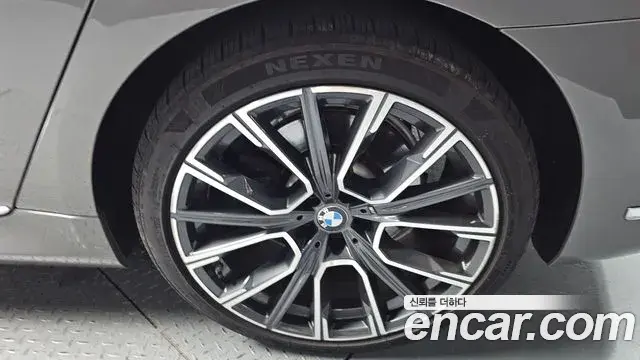 BMW 7 Series 2021 — Photo 5/35