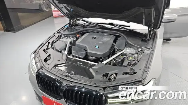 BMW 5 Series 2021 — Şəkil 8/20