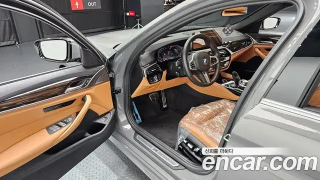 BMW 5 Series 2021 — Şəkil 18/20