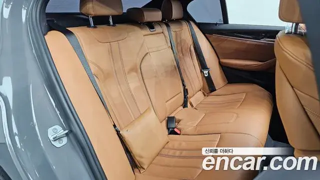 BMW 5 Series 2021 — Şəkil 16/20