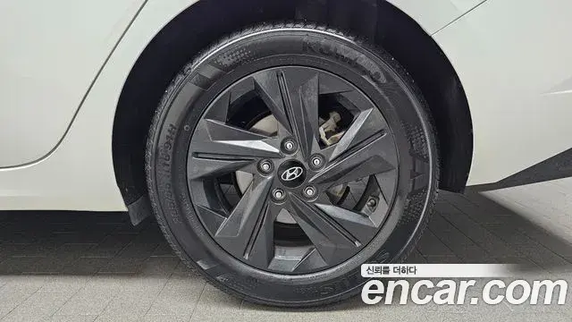 Hyundai The New Avante Hybrid 2023 — Şəkil 7/30
