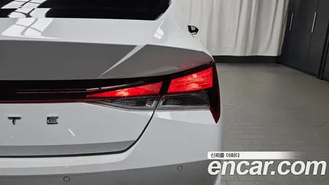 Hyundai The New Avante Hybrid 2023 — Şəkil 25/30