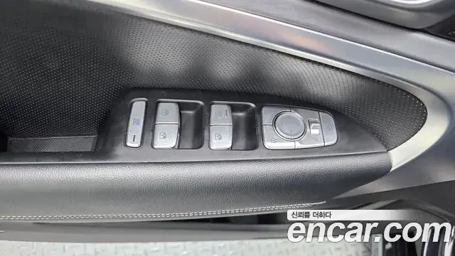 Genesis G70 2020 — Photo 21/33