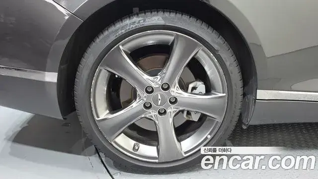 Genesis G80 2023 — Photo 17/20