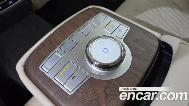Genesis G80 2023 — Photo 12/20