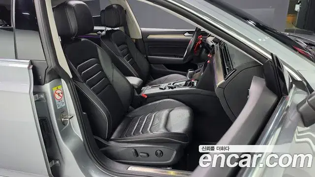 Volkswagen Arteon 2019 — Şəkil 22/34