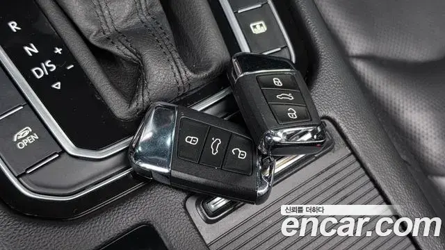 Volkswagen Arteon 2019 — Şəkil 30/34