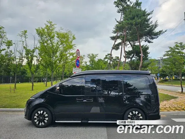 Hyundai Staria 2025 — ფოტო 6/20