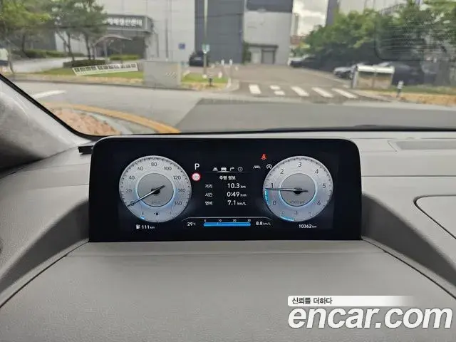 Hyundai Staria 2025 — ფოტო 20/20