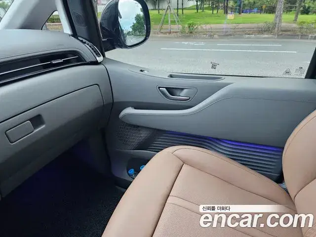 Hyundai Staria 2025 — ფოტო 3/20