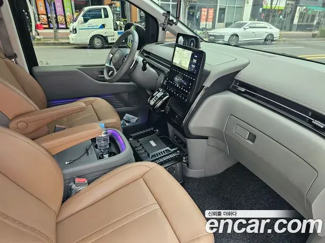 Hyundai Staria 2025 — ფოტო 17/20