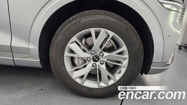 Genesis GV70 2024 — ფოტო 21/31