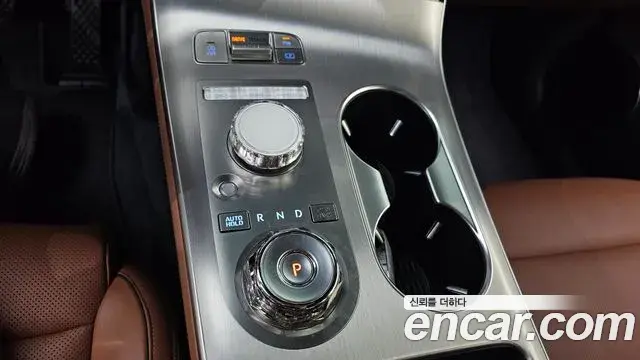 Genesis GV70 2024 — ფოტო 24/31