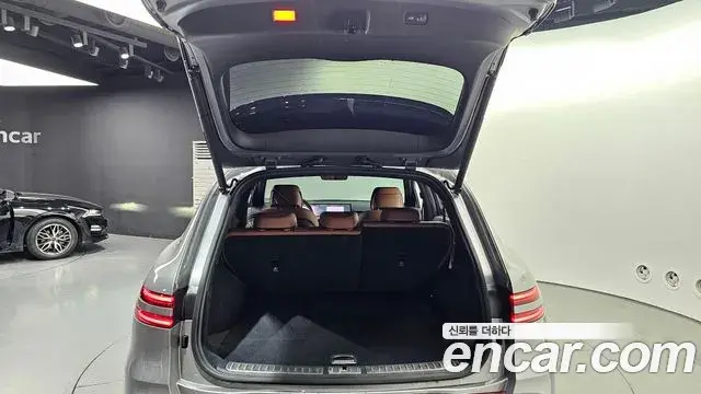 Genesis GV70 2024 — ფოტო 22/31
