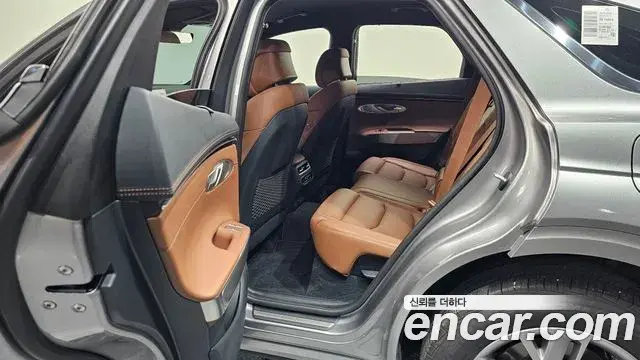 Genesis GV70 2024 — ფოტო 23/31