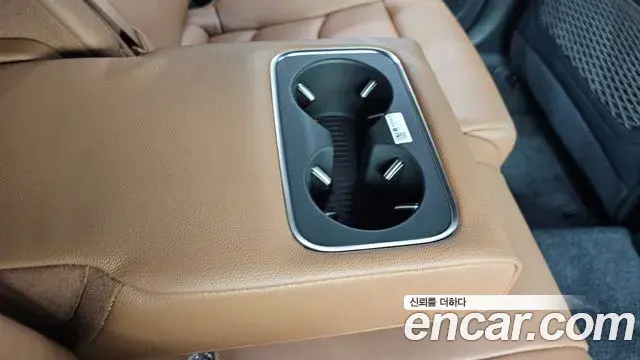 Genesis GV70 2024 — ფოტო 25/31