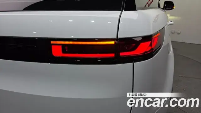 Land Rover Range Rover Sport 2025 — ფოტო 29/33