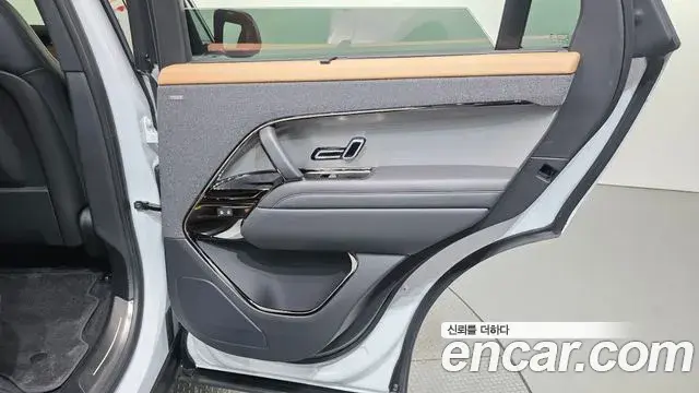 Land Rover Range Rover Sport 2025 — ფოტო 2/33
