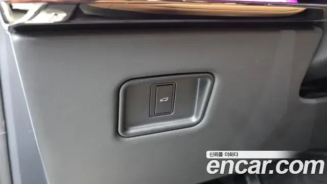 Land Rover Range Rover Sport 2025 — ფოტო 18/33