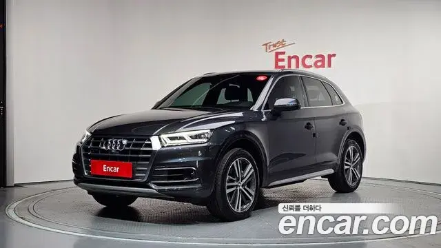 Audi Q5 2020 — Фото 1/20