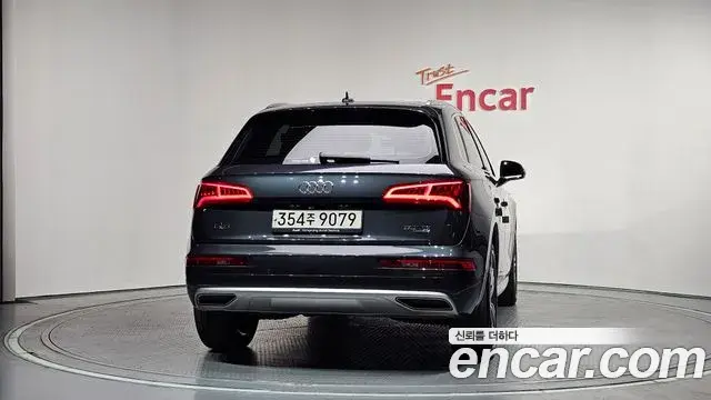 Audi Q5 2020 — Фото 4/20