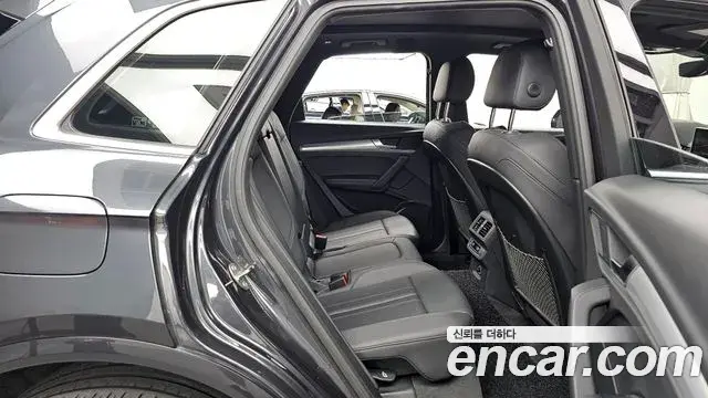 Audi Q5 2020 — Фото 12/20
