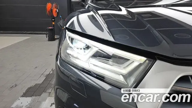 Audi Q5 2020 — Şəkil 24/37