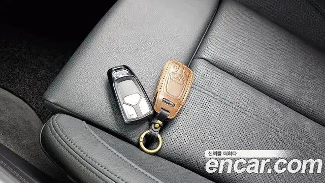 Audi Q5 2020 — Şəkil 17/37
