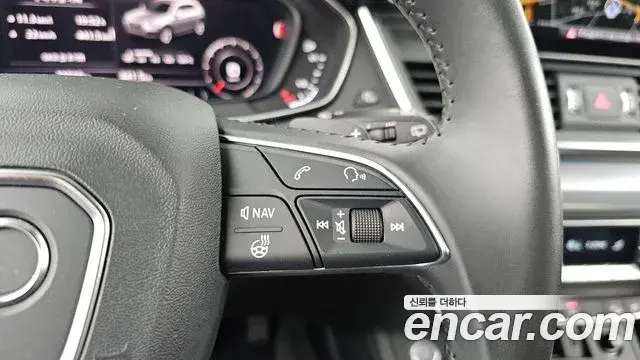 Audi Q5 2020 — Şəkil 21/37