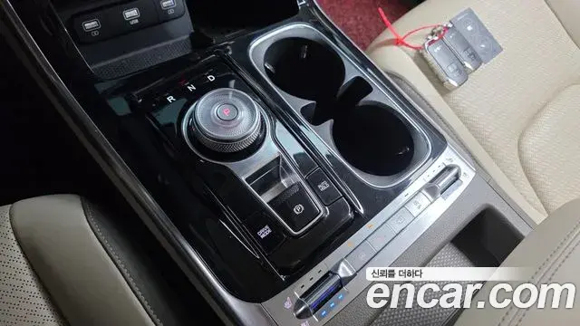 Kia Carnival 2023 — Photo 7/20