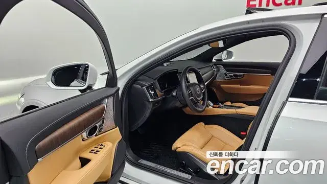Volvo S90 2023 — Фото 10/20