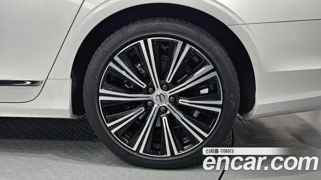 Volvo S90 2023 — Şəkil 29/31