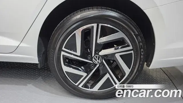 Volkswagen Jetta 2022 — Photo 13/30