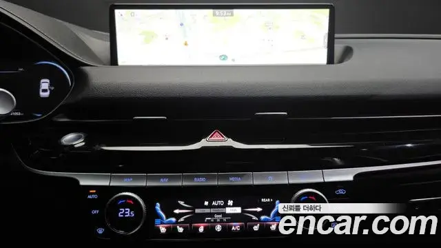 Genesis G80 2022 — Photo 16/20