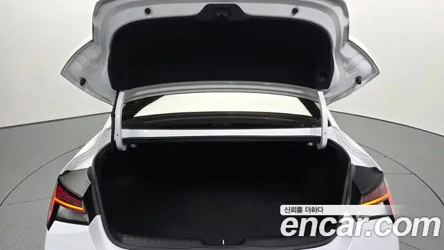Hyundai The New Avante Hybrid 2021 — Şəkil 5/33
