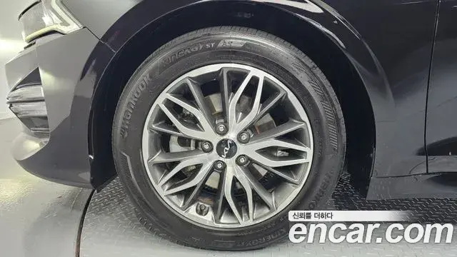 Kia K5 2023 — Photo 4/20