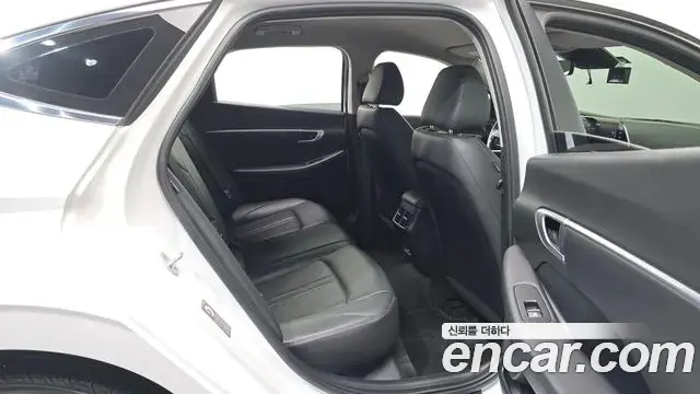 Hyundai Sonata 2019 — Photo 19/20