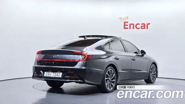 Hyundai Sonata 2019 — Фото 2/20