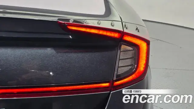 Hyundai Sonata Hybrid 2019 — Şəkil 16/34