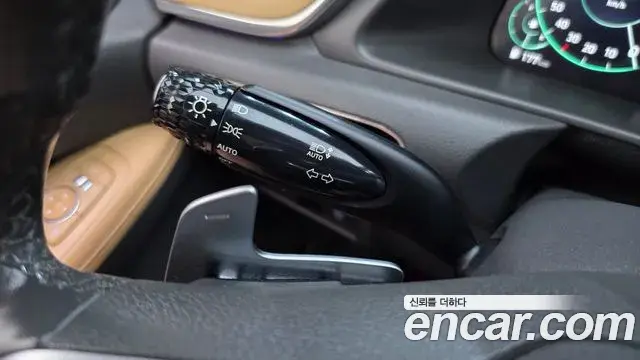 Hyundai Sonata Hybrid 2019 — Şəkil 18/34