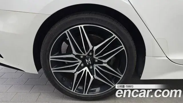 Kia Stinger Meister 2020 — ფოტო 18/32
