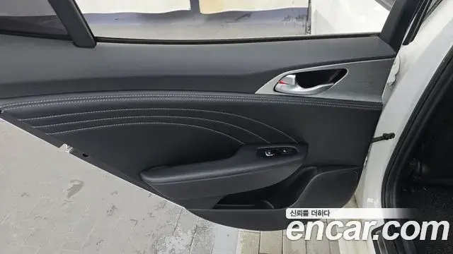 Kia Stinger Meister 2020 — ფოტო 2/32
