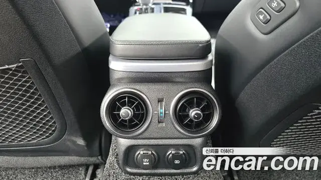 Kia Stinger Meister 2020 — ფოტო 13/32