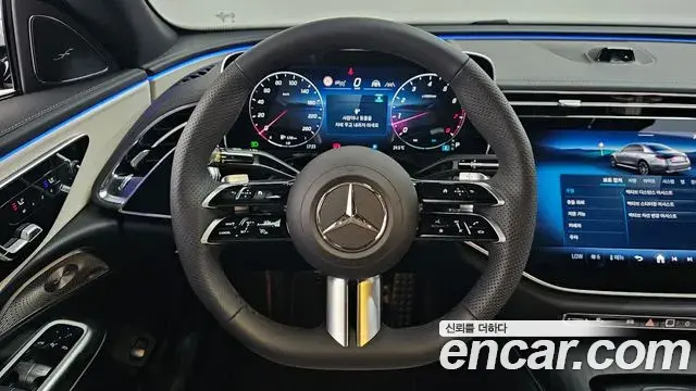 Mercedes-Benz E-Class 2025 — Фото 12/20